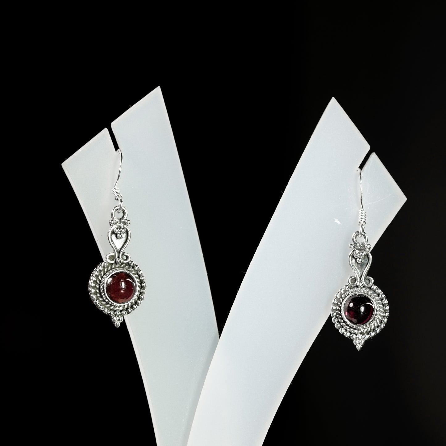 7 Round Rawa Pendulum Earrings
