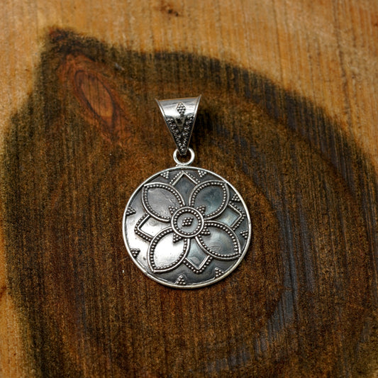 Shield Flower Silver Pendant | PPEN008