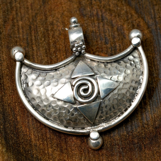 Badge Hammered Silver Pendant | PPEN021