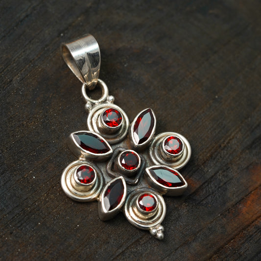 Garnet Silver Pendant | SDP006