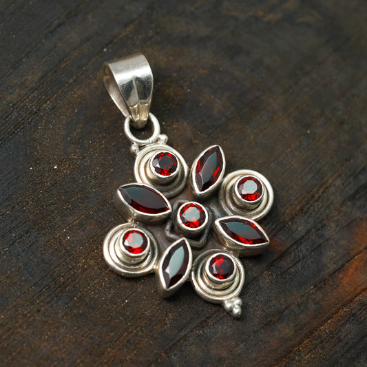 Garnet Silver Pendant | SDP016